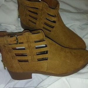 AE boots